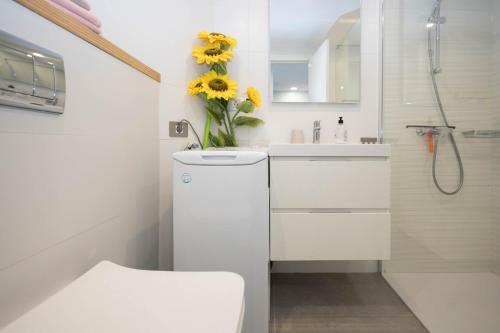 Cozy Loft & Seaside Views- 1 min Las Canteras