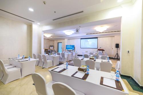Zona business o sala de conferencias en Sapphire Plaza Hotel