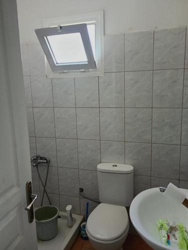 Ένα μπάνιο στο Lake House Fanari