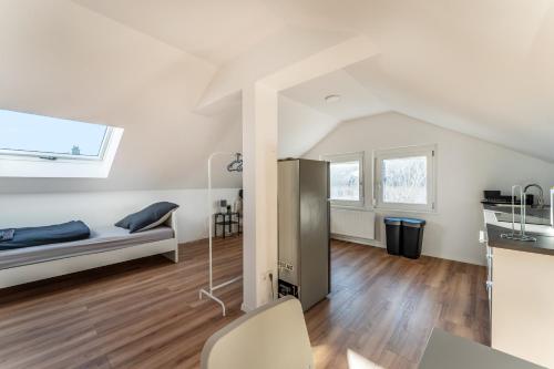 Kuchyň nebo kuchyňský kout v ubytování Gemütlich wohnen wie zu Hause - perfekt für Montage, Geschäftsreisen und Langzeitaufenthalte - SCH06