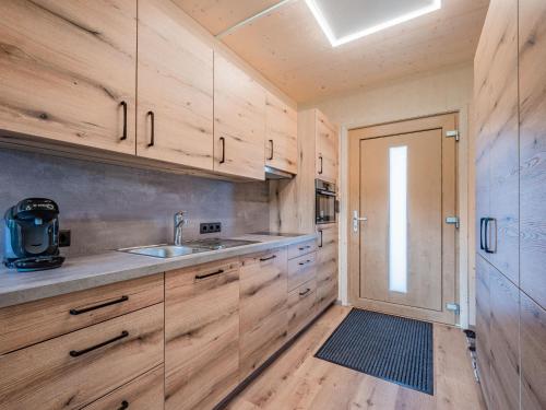 Una cocina o cocineta en Apartment Appartement Erwin-3 by Interhome