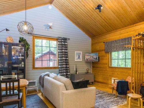 Χώρος καθιστικού στο Holiday Home Riekkola by Interhome