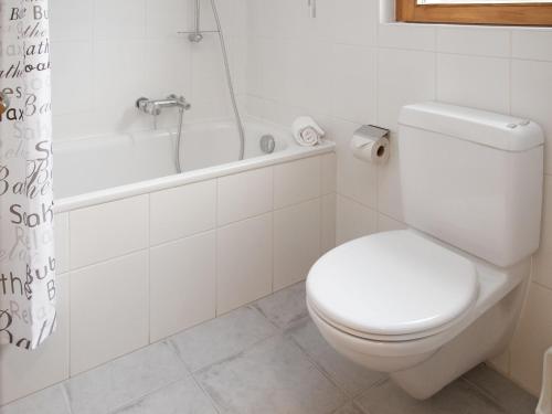 Salle de bains dans l'établissement Apartment Bolettes by Interhome