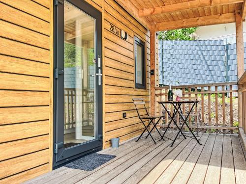Balkoni atau teres di Holiday Home Tiny Haus Vierseenblick Nummer 3 by Interhome