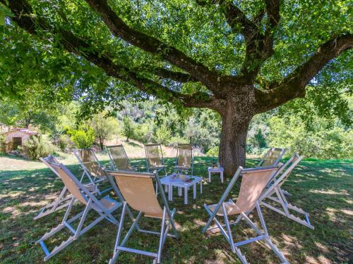 Taman di luar Holiday Home Podere San Giuseppe-1 by Interhome