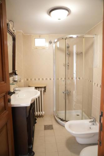 Koupelna v ubytování Villa Ivy