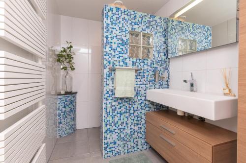 Φωτογραφία από το άλμπουμ του Zaan City Deck στο Ζάανταμ