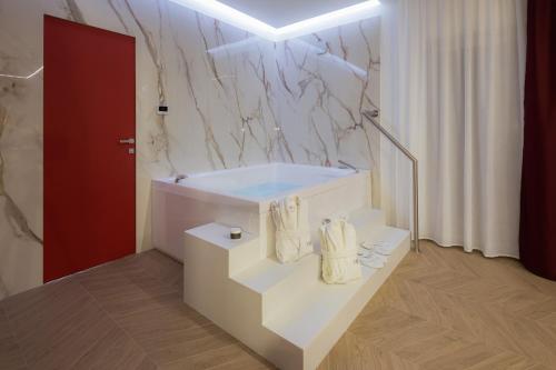 Φωτογραφία από το άλμπουμ του Cassiopea Luxury Suite Spa σε Castel Volturno