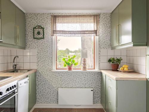 Holiday Home Torarp Västergård by Interhomeにあるキッチンまたは簡易キッチン