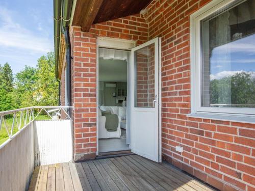 Balkoni atau teres di Holiday Home Linsell Villan by Interhome