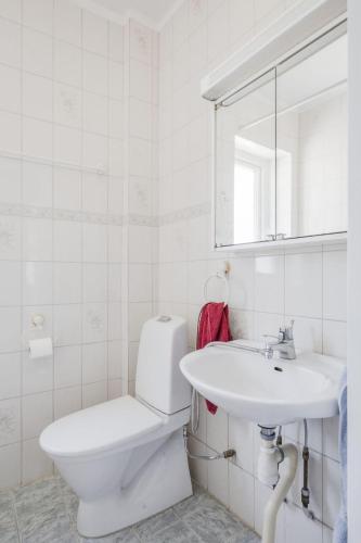 Bilik mandi di Holiday Home Linsell Villan by Interhome