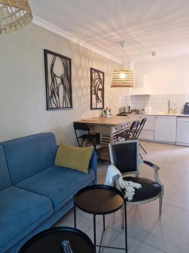 Zona de estar de lasuita-exclusive suites ceserea-sunset suite