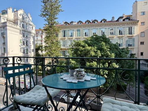 Appartement niçois au coeur du triangle d'or