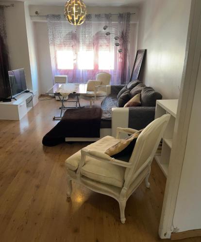 Joli appartement Quartier tranquille 13008 à 2 minutes du métro Perier