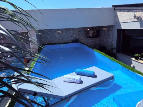 Piscine de l'établissement Jas Pipera Studio & Private Pool ou située à proximité