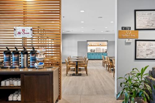 Restoran atau tempat lain untuk makan di Independence Stay Hotel & Suites