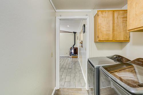 Φωτογραφία από το άλμπουμ του Pet-Friendly Unit with Yard Near Sacramento River! σε Red Bluff