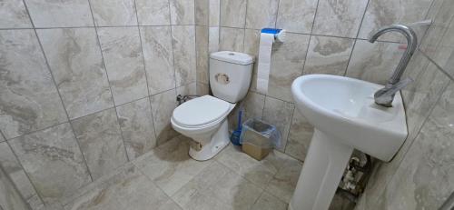 Ένα μπάνιο στο HOTEL Kenan