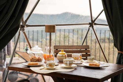 Mad i luksusteltet eller i nærheden