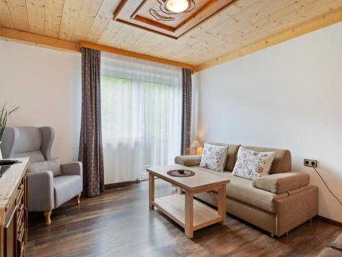 Χώρος καθιστικού στο Chalet Bramberg near Ski Slopes