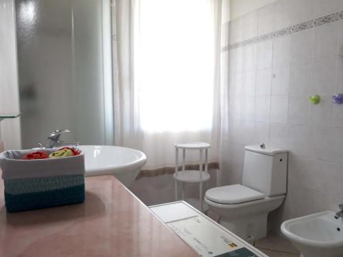 Ένα μπάνιο στο La Casa Gialla