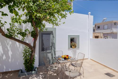 Ikia Damianou Traditional House