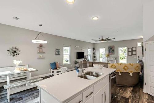 Sunny Daze by Emerald Coast Retreats photo 7