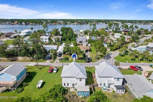Sunny Daze by Emerald Coast Retreats photo 8