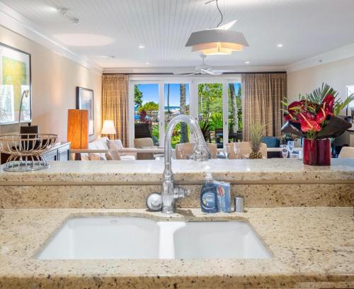 Φωτογραφία από το άλμπουμ του 4-bed Combination Villa 102-103 at Turtle Bay σε Kahuku