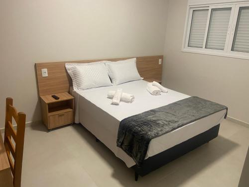 Katil atau katil-katil dalam bilik di Joris Hotel