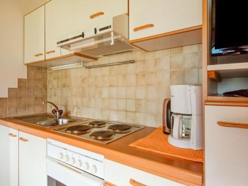 Küche/Küchenzeile in der Unterkunft Apartment in Fügenberg near Ski Lift