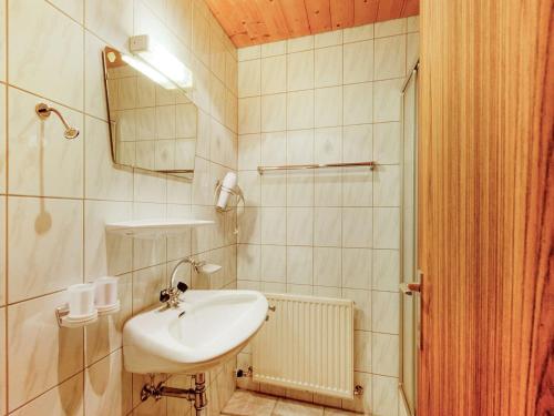 Ein Badezimmer in der Unterkunft Apartment in Fügenberg near Ski Lift