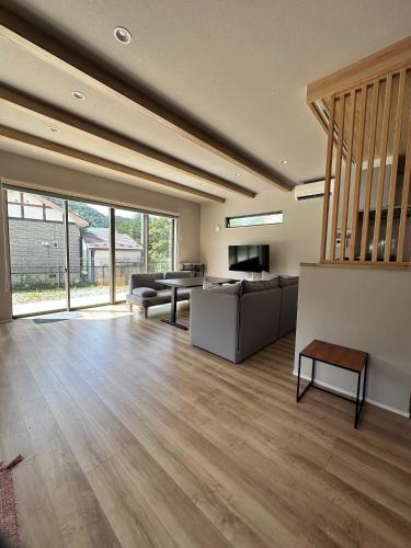 wag ur day - Spacious Villa Sleeps 10 Pet-Friendly dogs and cats Up to 7 Huge Private Dog Run