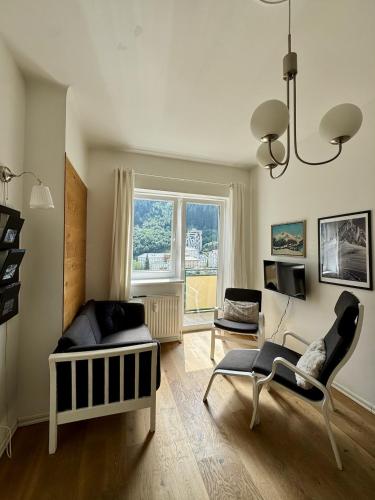 Cozy apartment with VIEWS