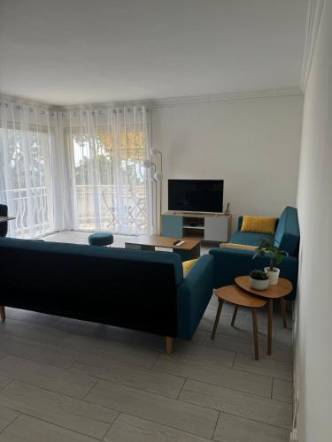 3-room apartment with sea view in Cannes