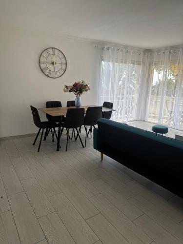 3-room apartment with sea view in Cannes