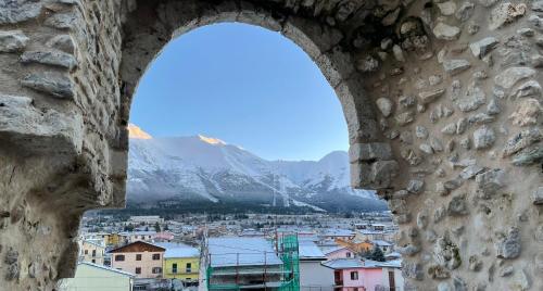 Ein allgemeiner Bergblick oder ein Berglick von der Pension aus