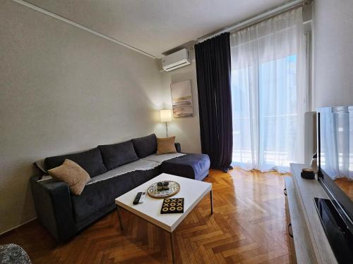 Lydia's Central Apartment
