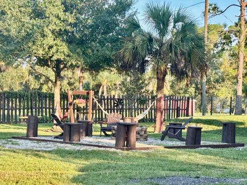 Foto dalla galleria di Charming Country Home, Pool, Pet Friendly a Clewiston