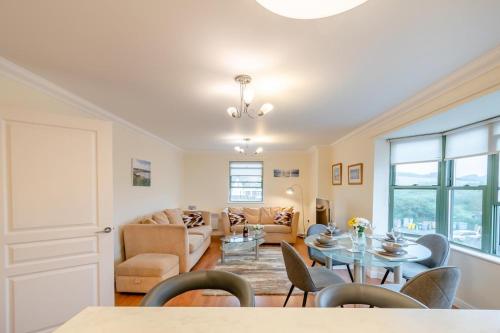 Χώρος καθιστικού στο 32 St Brides Bay View Apts