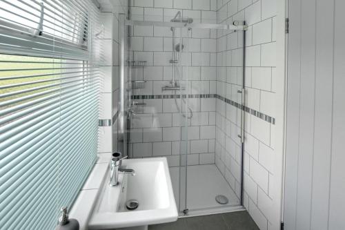 Phòng tắm tại Sandunes Annex Woolacombe