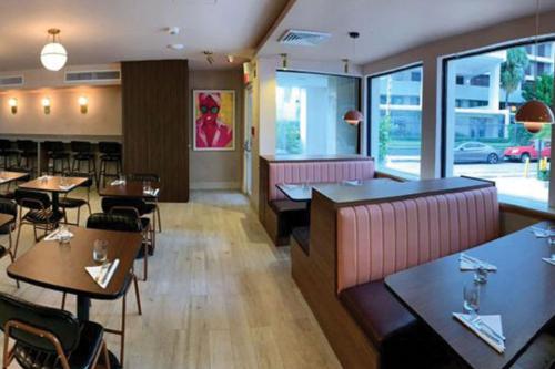 Coin salon dans l'établissement Abitta Condado by IHG - Independent SPHC