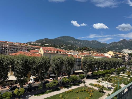 Superbe appartement classé Vue mer et jardin, emplacement exceptionnel, climatisé