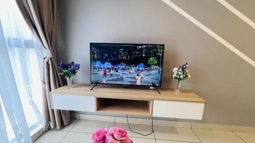 Μια τηλεόραση ή/και κέντρο ψυχαγωγίας στο Trion KL Premium Residence
