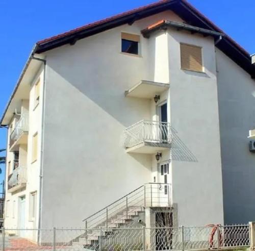 Budova, kde se apartmán nachází