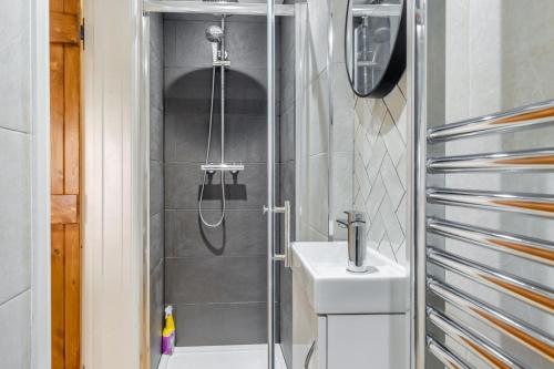 Koupelna v ubytování Wash House Cottage