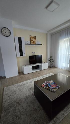 Posezení v ubytování ALDA Apartmani Vranje