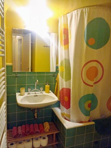 Creative & Colourful! 55sqm Apartment in Kypseli!