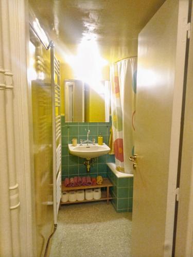 Creative & Colourful! 55sqm Apartment in Kypseli!