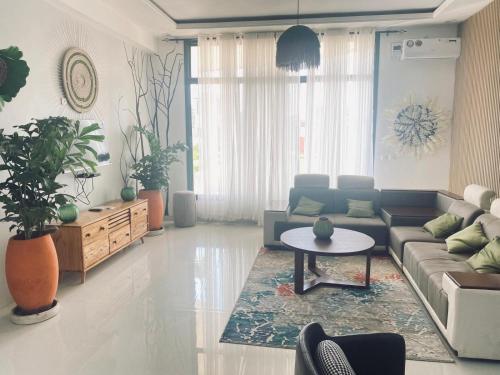 COMFORT INN-Executive Apartments